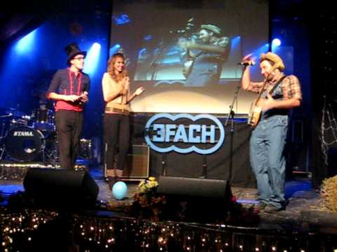 Andy Garrison legt Kerstin Cook nieder