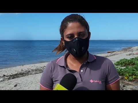 En la playa con Yoselin  En el día de la mujer hondureña saludos (25,01,2021)