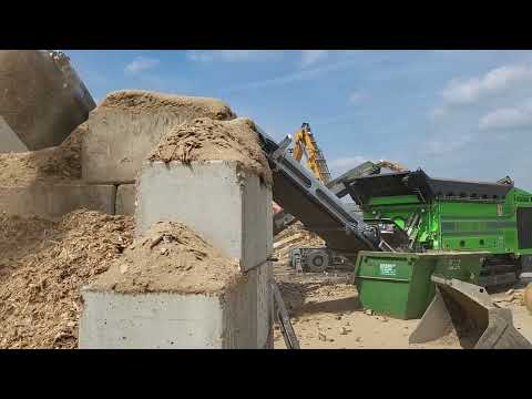 Neuenhauser Umwelttechnik - TARGO 3000 XD shredding waste wood @ Kremer GmbH Entsorgung & Recycling