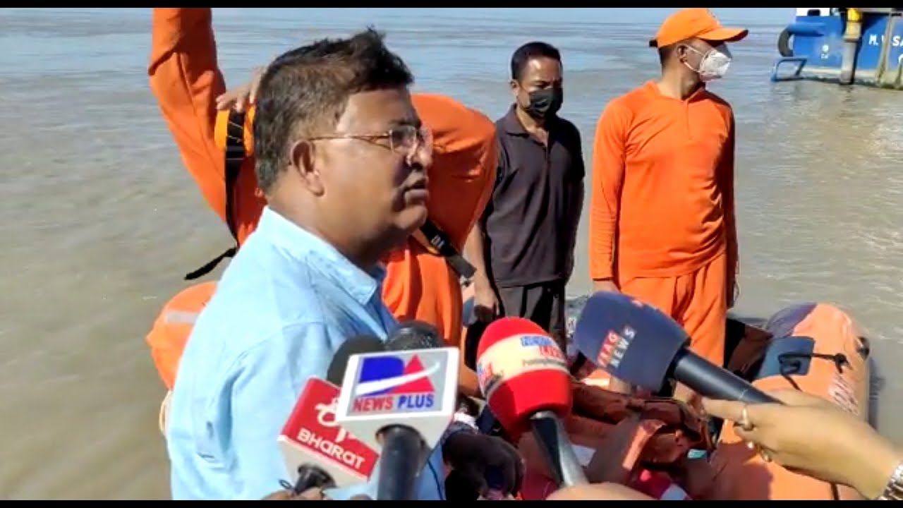 যোৰহাটৰ নিমাতৰ ফেৰী  দুৰ্ঘটনাত সন্ধানহীন হোৱা চিকিৎসক ডাঃ বিক্ৰমজিত বৰুৱাৰ মৃতদেহ উদ্ধাৰ |