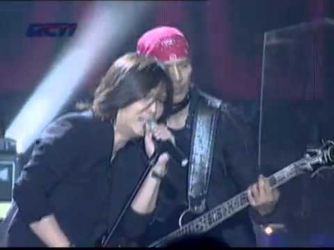 Dewa 19 feat.Ari lasso - Separuh Nafas Maha Karya Ahmad Dhani Live 2012