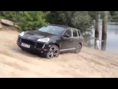 Porsche Cayenne Turbo /  Test on the beach