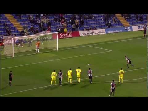 Portillo lanza penalty al estilo Panenka