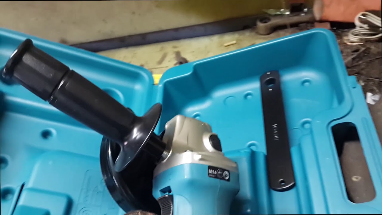 Углошлифовальная машина Makita GA5030K  720Вт 11000об/мин 125мм в кейсе