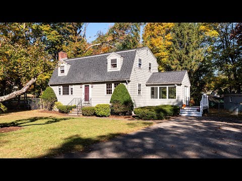 25 Caribou Street, Bedford MA - Beautiful Gambrel Colonial