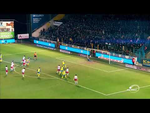 KV Kortrijk - Sebastien Bruzzese pakt penalty op Waasland-Beveren