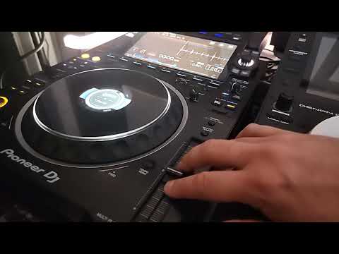only 1 CDj 3000? no problem i can use the roll effect like a sampler and move to it to a channel