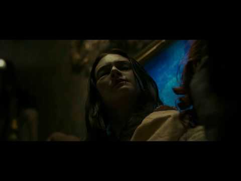 少女に迫る恐怖…映画『ゴーストランドの惨劇』本編映像