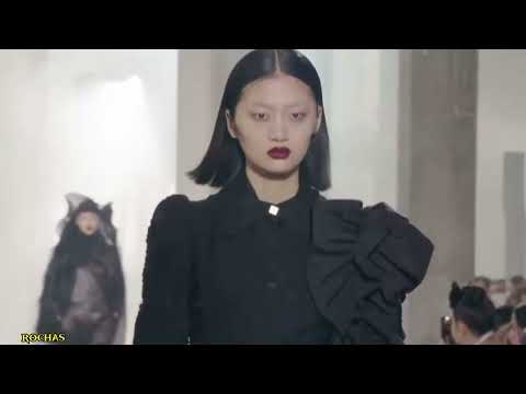 Chinese Model YiLan Hua Fall 2022 Runway.