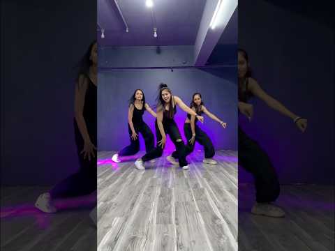 Chikni Chameli 🥵. #explore #dance #chiknichamelisong