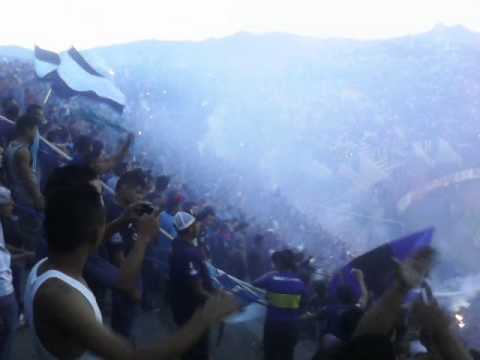 "Los revolucionarios del motagua show de luces en final 2015" Barra: Revolucionarios 1928 &bull; Club: Motagua
