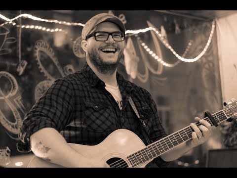 Max Scheer - Leave The Light On | ¡moment- Cafékonzert #17