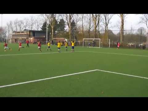 Penalty Saestum gaat er in. 2-2.