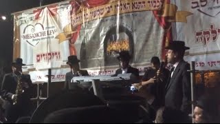 ובמירון: אוי ר' שמעון מיר ווילן זיך מקשר זיין צו דיר