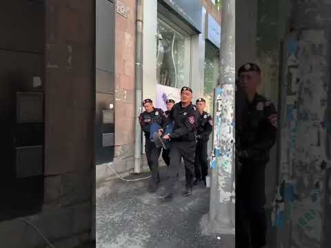 Ինչպես են բերման ենթարկում քաղաքացուն