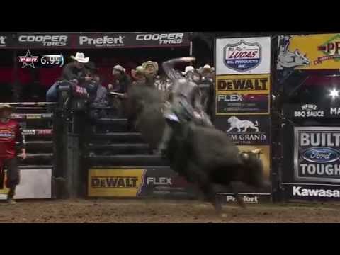 Kasey Hayes rides Ozzy for 85.5 points (PBR)