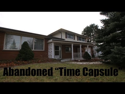 (TIME CAPSULE) Exploring Abandoned 1960s house With Tennis court & Coffin Pool Lots left behind Video