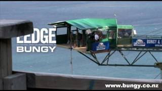 preview picture of video 'Ledge Bungy & Swing in Queenstown, New Zealand - AJ Hackett Bungy'