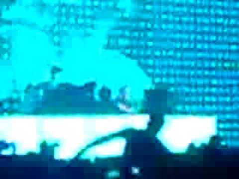 TIESTO EDINBURGH 2007 playing THE PRODIGY - Smack ma bitch up