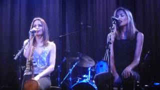 Download lagu Sharon and Caroline Corr -  No Frontiers Live at Amsterdam Melkweg 2011. mp3