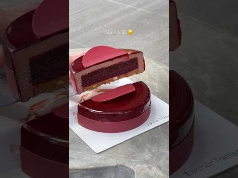 Valrhona Raspberry Jivara Mousse Cake 🤩 Isn’t she a 10? 😜 #chocolatecake  #cakecutting