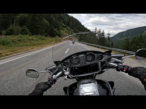 BMW R18 Transcontinental chases a bunch of R1250 GS, Nauders to Fiss Austria