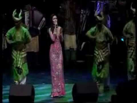 Siti Nurhaliza @ Royal Albert Hall - Medley  ( Cindai, Mahligai Permata, Ya Maulai )