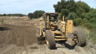 preview picture of video 'Building a Setback Levee in West Sacramento'