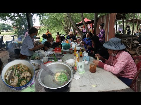 Amazing Noodle With Soup of Head COW @Countryside - Yummy Eating Show