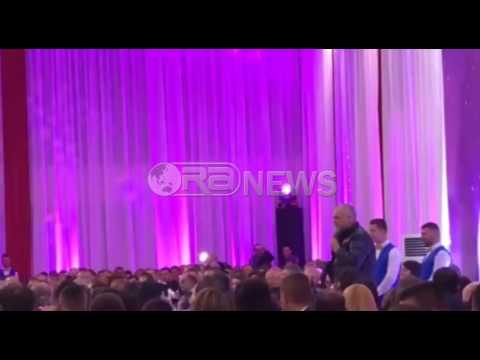 Ora News –Rama në Vlorë ngre dolli për Shpëtim Gjikën: Nga PS nuk largohem