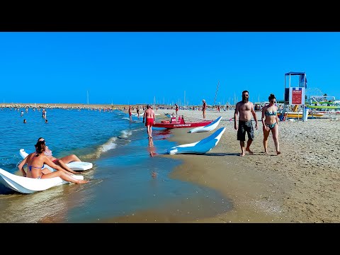 SUNNY BEACH. GIULIANOVA. Italy - 4k Walking Tour around the City - Travel Guide. trends, moda #Italy