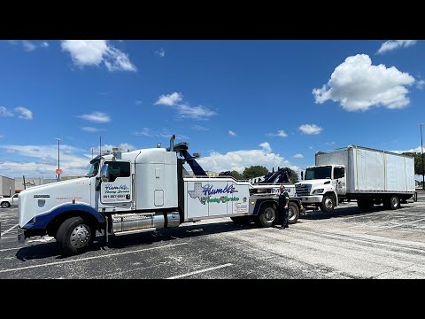 YEP MY BOX TRUCK IS OFFICIALLY TOTAL HAD TO GET IT TOWED