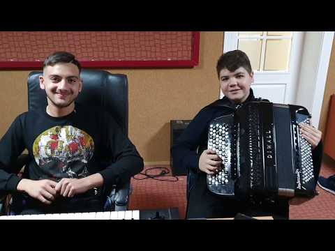 Aleksandar Aca Antić & Mladen Gvozdić - Vežbaju Kolce
