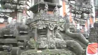 preview picture of video 'Mandara Giri Temple - Lumajang - East Java'