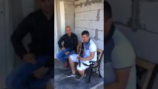 Gipsy Demi Tomáš... Šedzim sebe ja doma Gipsy Demi Tomáš... Šedzim sebe ja doma