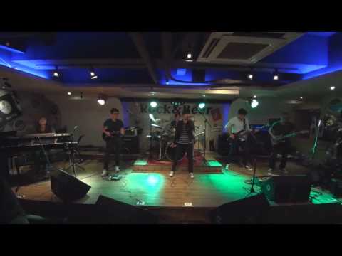 딥키스 Lay all your love on me