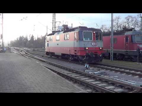 Bahnverkehr in Singen (Hohentwiel) am 03.11.15 – „Swiss Express, DB AutoZug und Friedenszug“