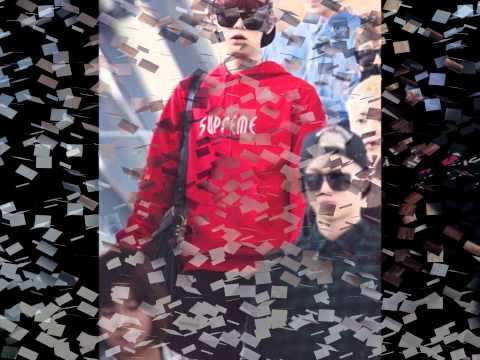 Sulli and chanyeol :)