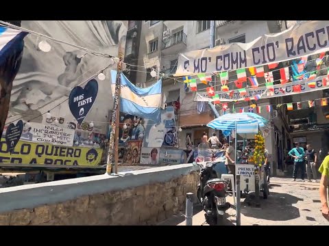 Tour a piedi nel cuore di Napoli, Spaccanapoli, Duomo di Napoli, Via Toledo, Quartieri Spagnoli ecc