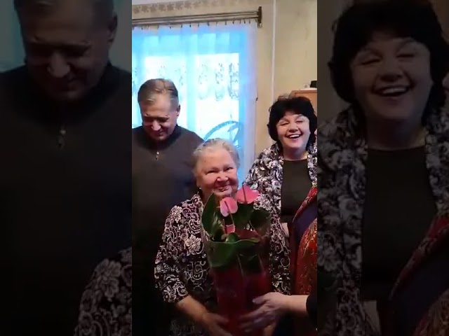 Выпускники Верхнеуслонской средней школы навестили свою вторую маму
