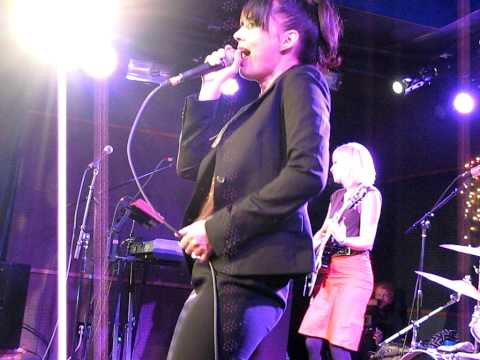 THE JULIE RUIN feat. KATHLEEN HANNA vgi KNITTING FACTORY NYC December 11 2010