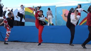 C0523　大学生が躍る