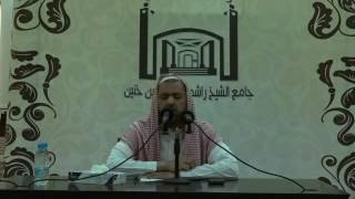 حكم لبس المرأة العباءة على كتفها image