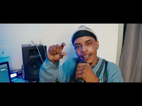 Max Junior - He-art  (Official Tape Performance)