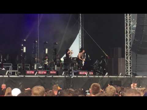 Asking Alexandria - The Black LIVE @ Elbriot 2016 Hamburg