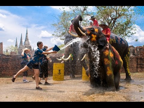 ソンクラン2015 - 水の戦いの準備ができている人は？ (Songkran 2015 - Who's ready for a water fight?)