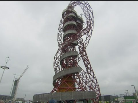 Timelapse video shows Anish Kapoor's record-breaking Orbit tower rising from the ground