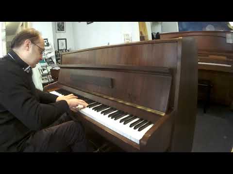 Piano droit Calisia 109