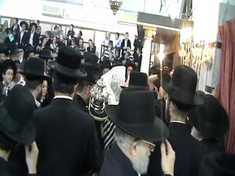 Modzitz - A new Sefer Torah חלק ב' part 2 הכנסת ספר תורה במודז'יץ