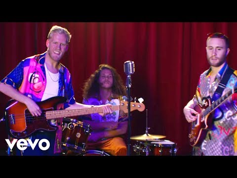 Snakehips, Rivers Cuomo, KYLE - Gucci Rock N Rolla